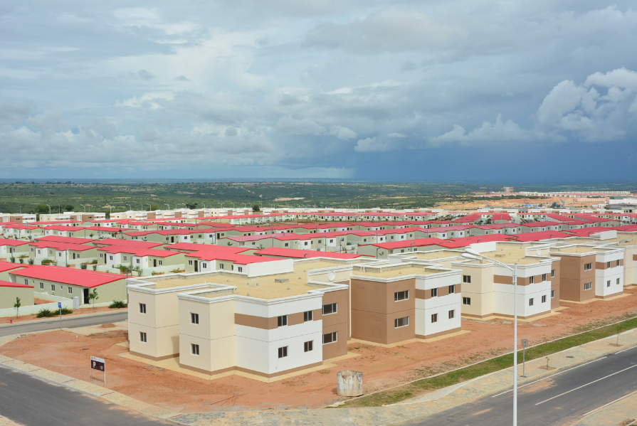 中企承建的安哥拉政府重點民生工程順利交付 2000余戶當地居民喜遷新居