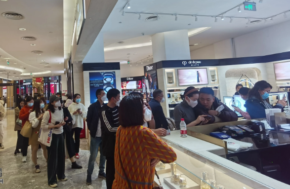 海南離島免稅店春節銷售火熱：5天攬金超16億元