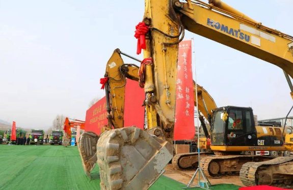 挖掘機“舞”起來！各地“拼開工”，經濟發展添活力