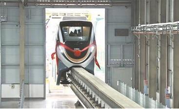 國內首列多適應性中運量單軌系統車輛下線