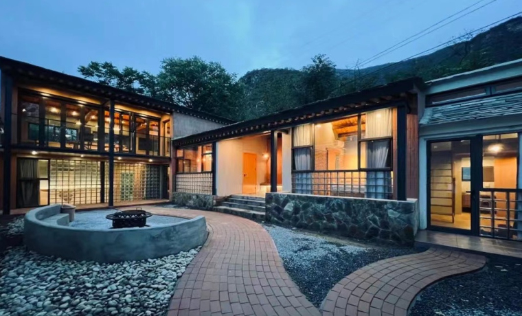 回村，是種地還是做自媒體？