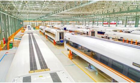 下線新車 謀劃新單 闖出新路——來自軌道客車生產基地中車長客的新底氣