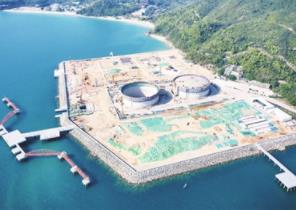 國內首座下沉式LNG儲罐完成升頂作業