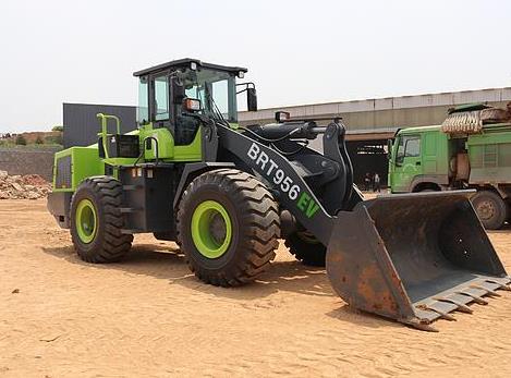 2023年1月裝載機國內銷量2430臺，同比下降41%