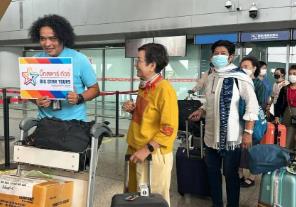 跨境旅游市場全面恢復 云南昆明口岸迎來三年來首個入境旅游團