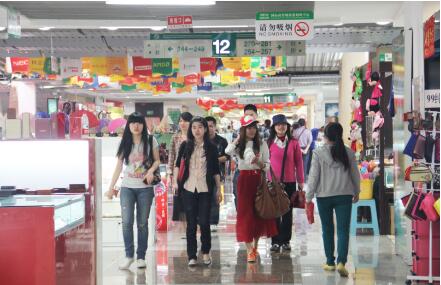 浙江商品交易市場內外兩旺 客流攀升交易回暖