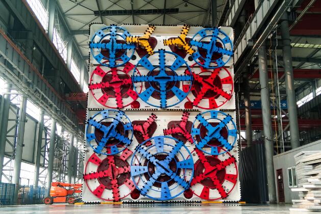 世界最大斷面組合式矩形頂管機“大禹掘進號”始發