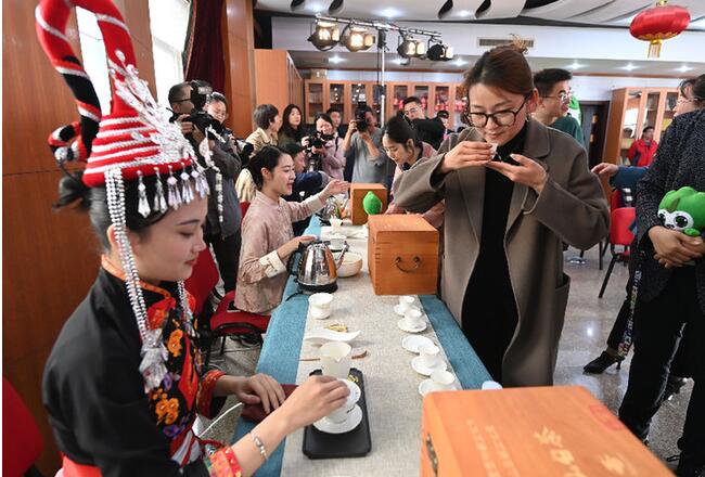 客流訂單齊升 特色市集涌現——從商圈熱度感知消費暖意