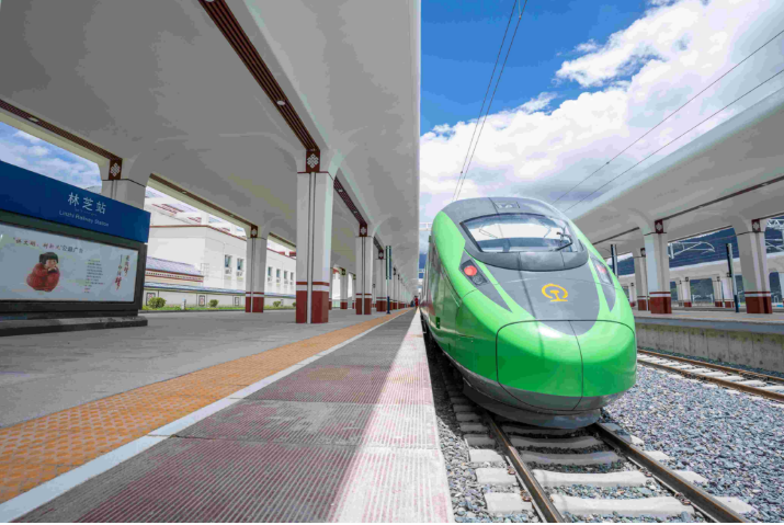 “復興號”將駛上青藏鐵路 “神奇天路”提質升級再創奇跡