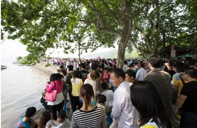 多項數據超越疫前水平，中國“最旺五一”令外媒贊嘆