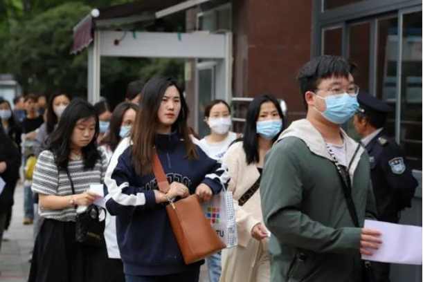 多地舉行事業單位招聘考試 應屆生有利好政策