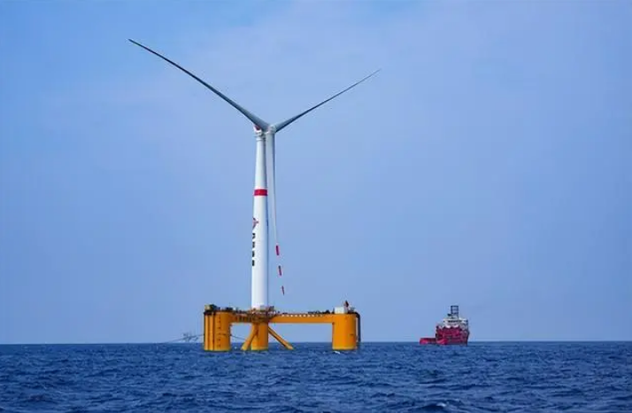 我國首座深遠海浮式風電平臺完成海上安裝