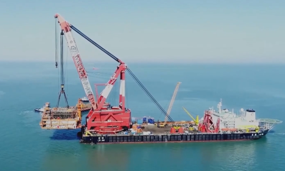 渤海灣首個千億方大氣田平臺主體結構建造完成
