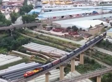 跨境運輸客貨兩旺 交通互聯互通為“一帶一路”建設“強筋壯骨”