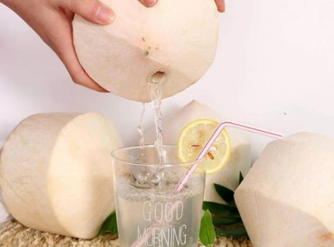 飲品界“流量密碼”椰子水真的不安全嗎？