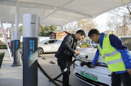 聚焦充電“堵點” 綜合施策助推新能源汽車下鄉