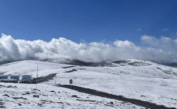 全球在建規模最大海拔最高光伏電站開工