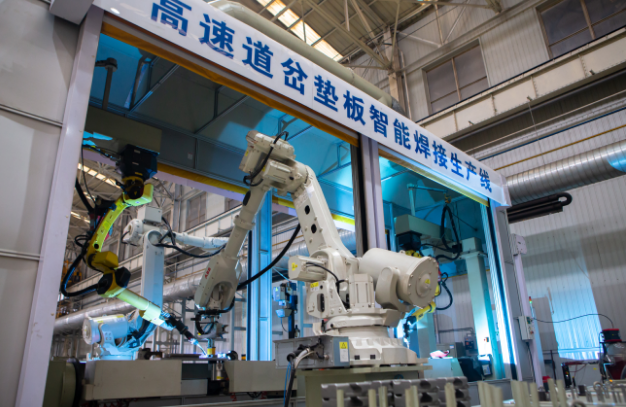 我國自主研制的道岔墊板智能生產線在中鐵工業投產