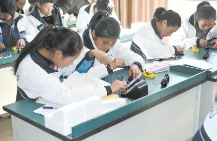 教育部：加強實驗教學，將實驗操作納入中考