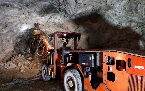 山東黃金集團上半年順利實現“雙過半”