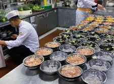 飯店使用預制菜是否應說一聲？