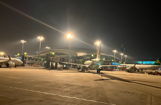 智能減排！國內首個高桿燈航班聯動調光系統在廣州白云機場正式投入運行