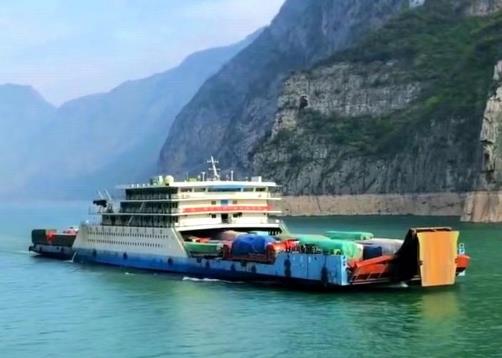 1—8月三峽庫區滾裝船運輸載貨汽車16.7萬輛