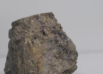 以產地命名，又一新礦物被中國科學家發現