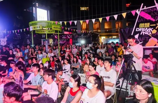 “雙節”假日經濟熱 消費市場活力十足