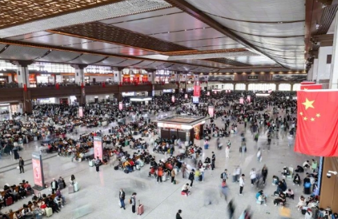 全國鐵路國慶黃金周發送旅客1.95億人次
