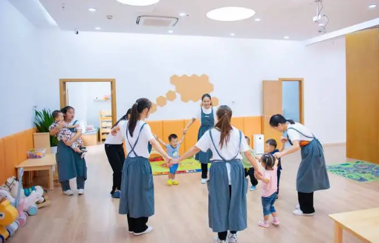 三部門印發《關于促進醫療衛生機構支持托育服務發展的指導意見》