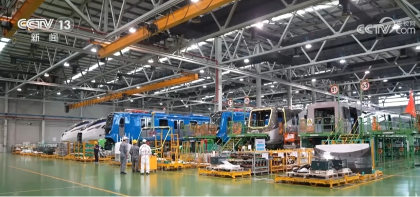 三個“首次”是亮點！制造業加快向中高端躍升 多項指標釋放積極信號