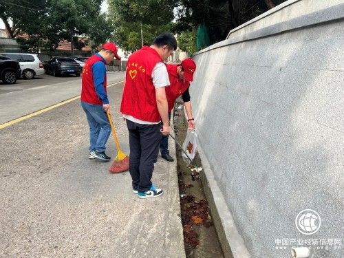 浙江嵊州市煙草專賣局：“香溢”志愿添暖意 為民服務“零距離”