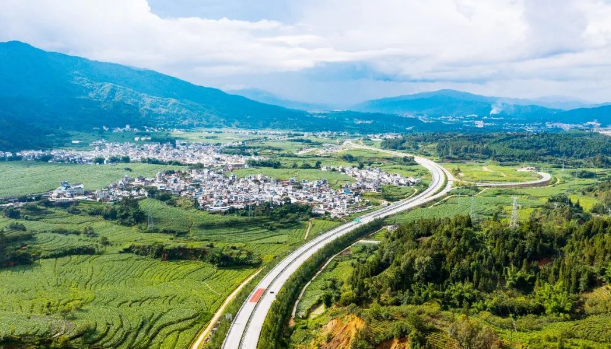 臨雙高速公路全線建成通車 云南交投集團投建