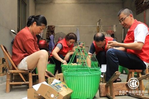 浙江嵊州市煙草專賣局：“香溢”助農暖人心 志愿幫扶在行動