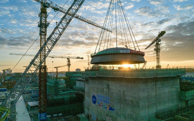 核能充電寶“加冕”！“玲龍一號”鋼制安全殼全部吊裝就位