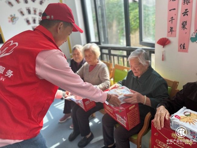 凝心聚力暖“夕陽” “香溢”助老重晚晴