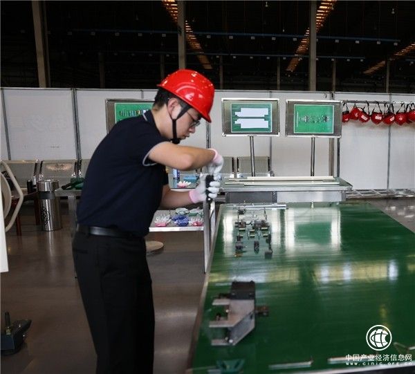 持續推動產業人才隊伍建設，為高質量發展打造智力引擎