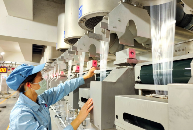 中國石化首套23萬噸/年滌綸短纖項目建成投產