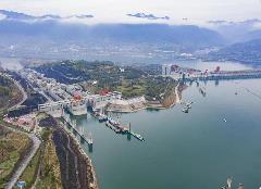 三峽樞紐航運通過量達1.6億噸，突破歷年最高水平