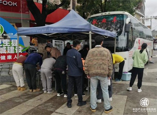 秋意漸涼，人心暖