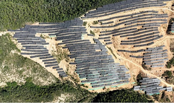 金下基地云南側四個光伏項目實現并網發電