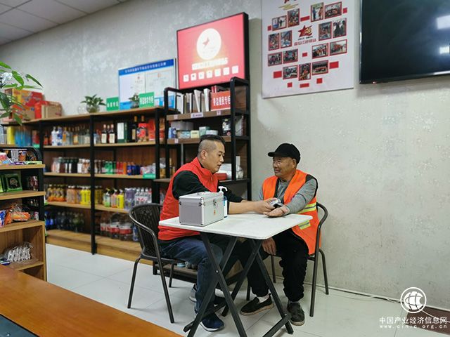 歲寒年末關懷至  志愿服務情意濃