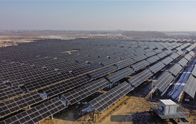 裝機猛增價格“跳水” 光伏行業過熱“后遺癥”漸顯