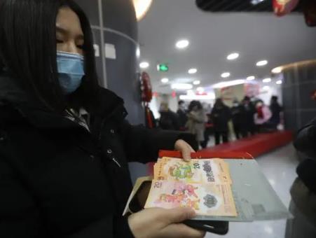 龍年紀念幣因何遭瘋搶？