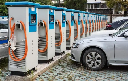 多地完善設備網絡布局 保障新能源汽車充電無憂