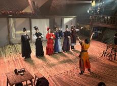 乘國潮東風 探索戲曲青春化的新命題——從越劇《新龍門客棧》“出圈”說起