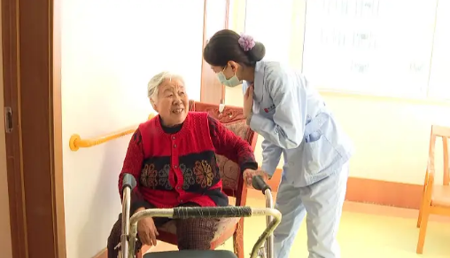 我國將建立養老護理員“八級工”序列