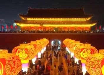 踩街、打鐵花、甲骨文彩燈 各地龍年氛圍感“拉滿” 紅紅火火過大年