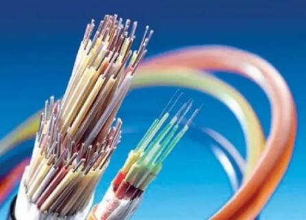 相比十年前翻了3.68倍，2023年全國光纜線路總長達6432萬公里